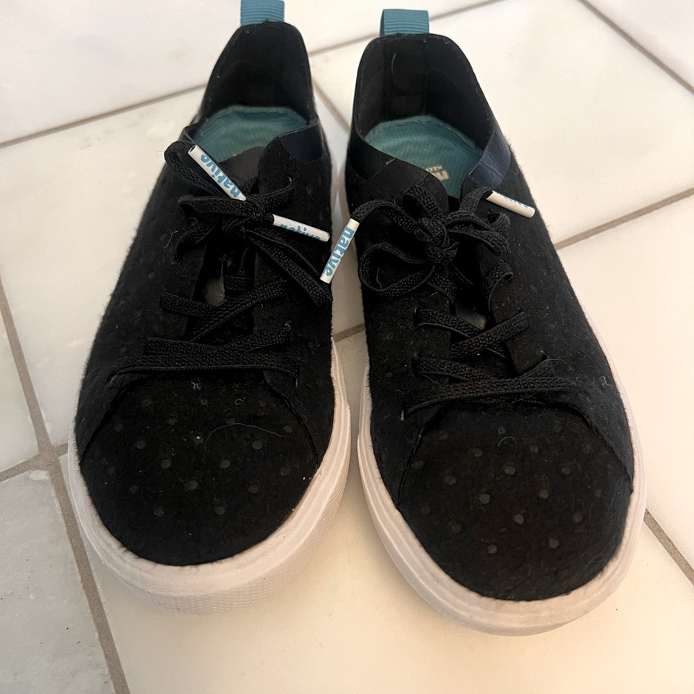 Native tennis shoes